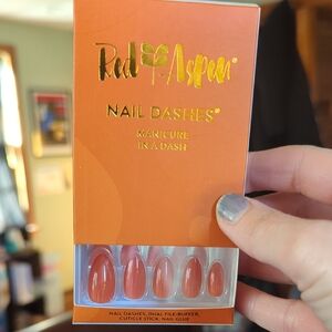 Red Aspen Nail Dashes - What A Twist Tawnee